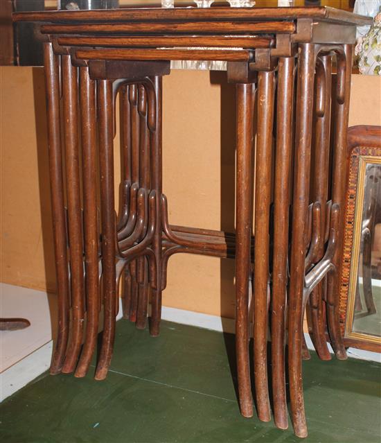 Quartetto of tea tables